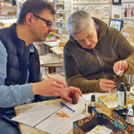 Photo représentant l'atelier chez Tom et Marie à Dourdan sur les huiles essentielles et les hydrolats.