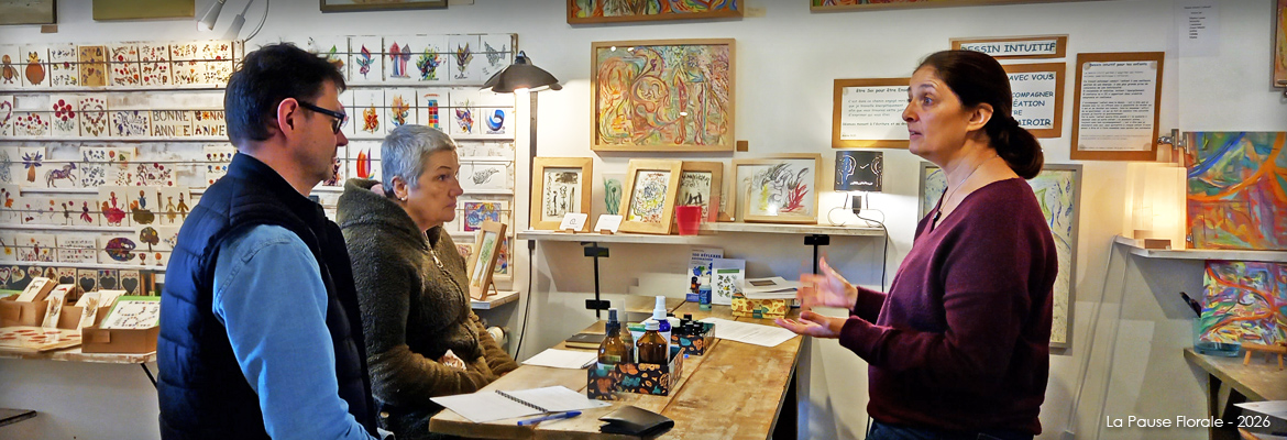 Photo représentant l'atelier chez Tom et Marie à Dourdan sur les huiles essentielles et les hydrolats.