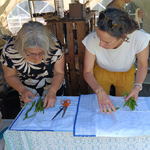 Photo représentant l'atelier macérat huileux à l'association Aux Coeurs des Possibles.